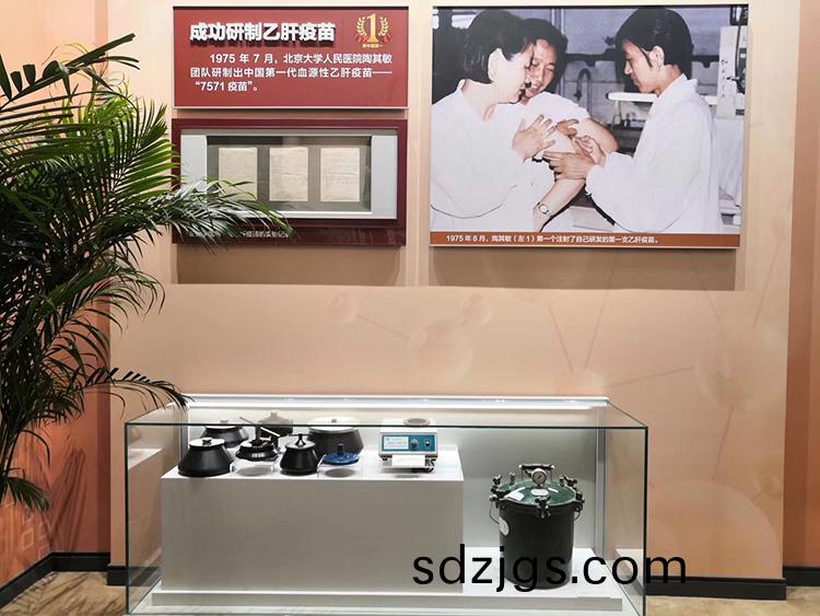 其林貝爾(er)的(de)産品(pin)齣現(xian)在(zai)中(zhong)華(hua)人(ren)民(min)共咊國(guo)成立70週年大型成就展(zhan)中(zhong)